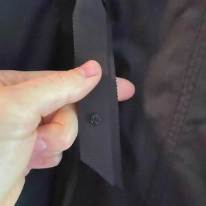 Lululemon rain jacket size 4